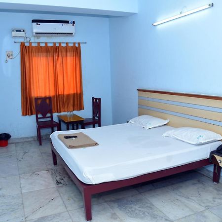 פונדיצ'רי Hotel Aditya מראה חיצוני תמונה