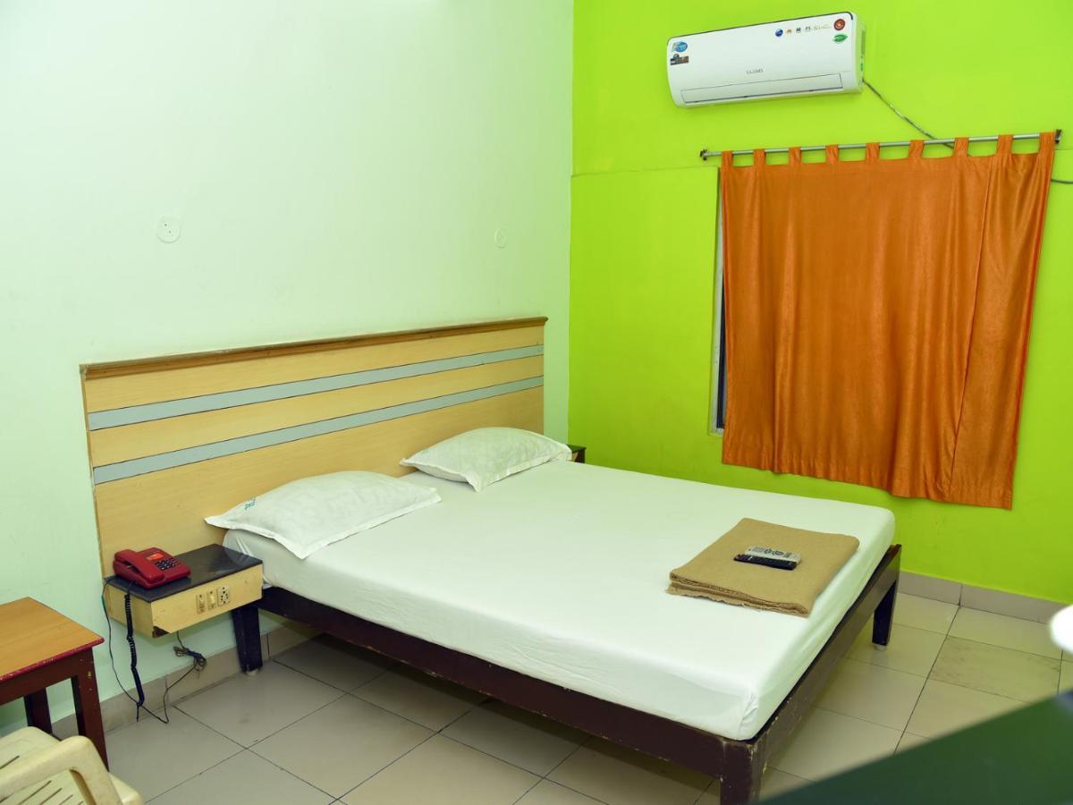 פונדיצ'רי Hotel Aditya מראה חיצוני תמונה