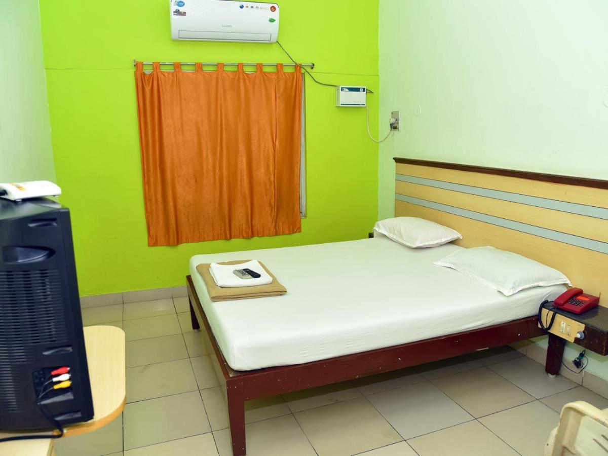 פונדיצ'רי Hotel Aditya מראה חיצוני תמונה
