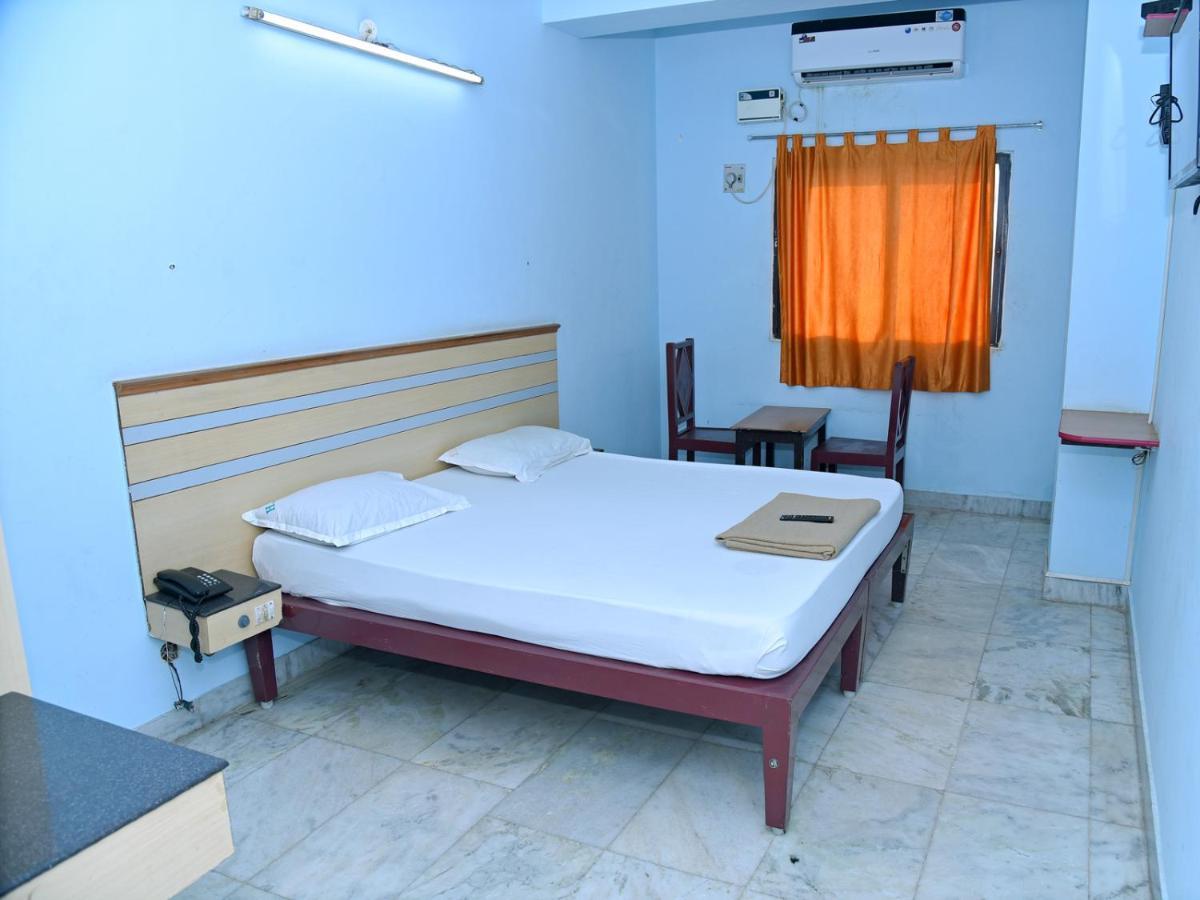 פונדיצ'רי Hotel Aditya מראה חיצוני תמונה