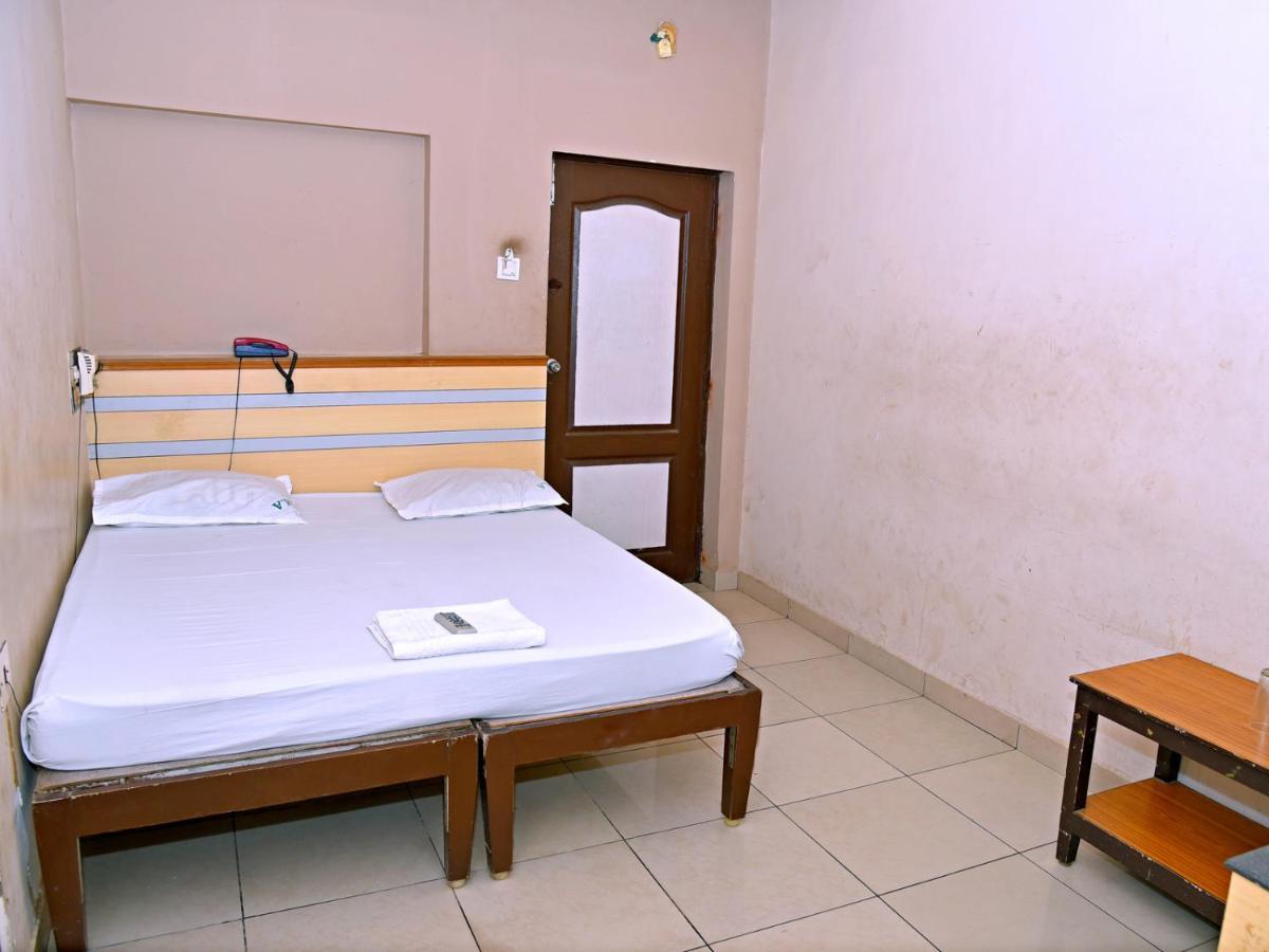 פונדיצ'רי Hotel Aditya מראה חיצוני תמונה