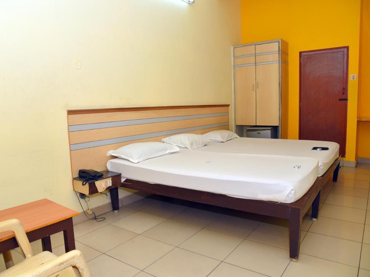 פונדיצ'רי Hotel Aditya מראה חיצוני תמונה