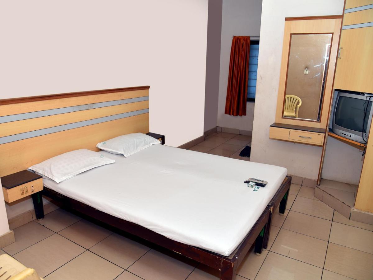 פונדיצ'רי Hotel Aditya מראה חיצוני תמונה