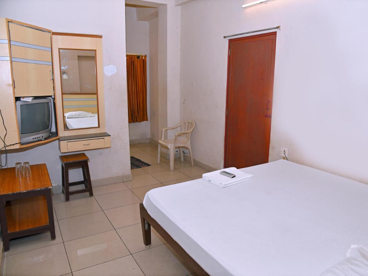 פונדיצ'רי Hotel Aditya מראה חיצוני תמונה